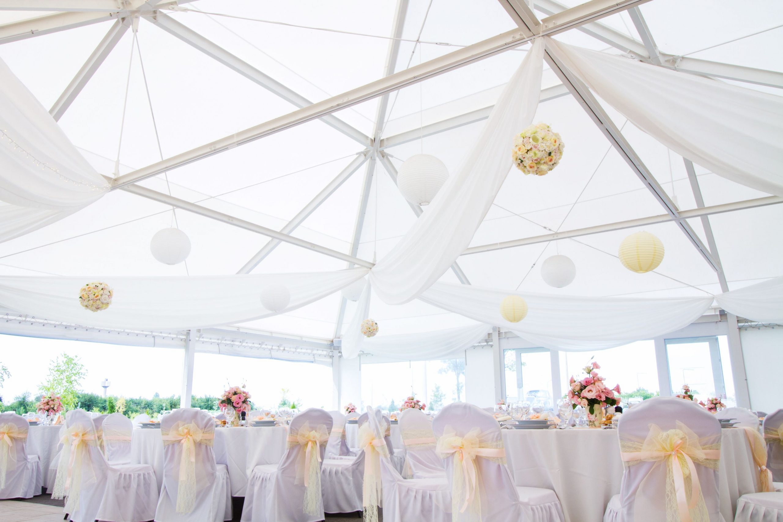 Top 6 things to be considered before hiring a Stretch Tent